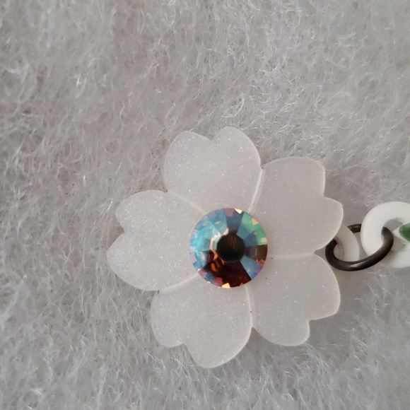 Shimmery White, Pale Pink and Yellow/Orange Floral Earrings. New in box. - Picture 5 of 8